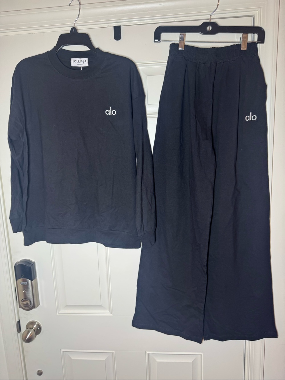 Cozy Long Sleeve Top & Leg Pants. No Brand. Brand New. Great Loungewear.